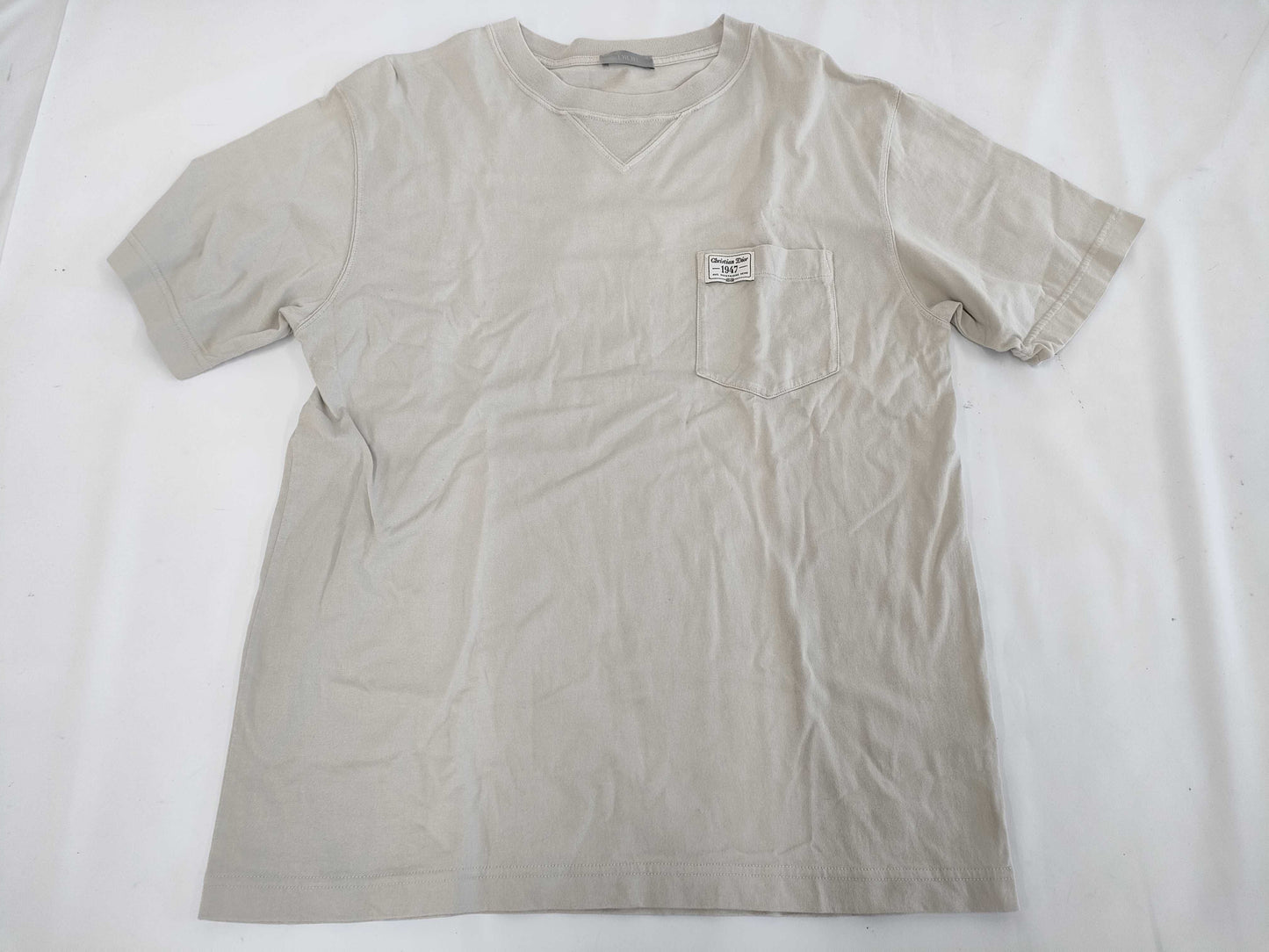 (10462_0346) Dior Dior 1947 Logo Embroidered Pocket T-Shirt 243J634B0677 Light Grey Size XS T-Shirt