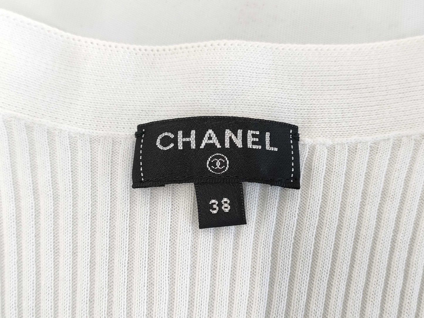 (10462_0109) CHANEL CHANEL White Knitted Cardigan Spare Yarn Button Size 38 Cardigan