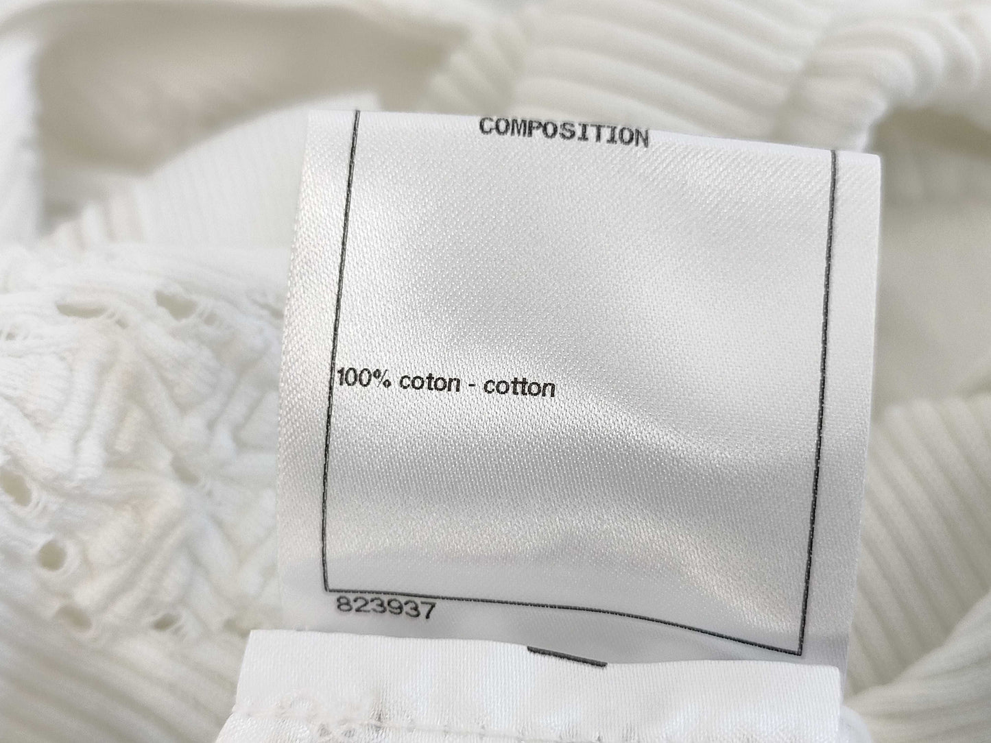 (10462_0109) CHANEL CHANEL White Knitted Cardigan Spare Yarn Button Size 38 Cardigan