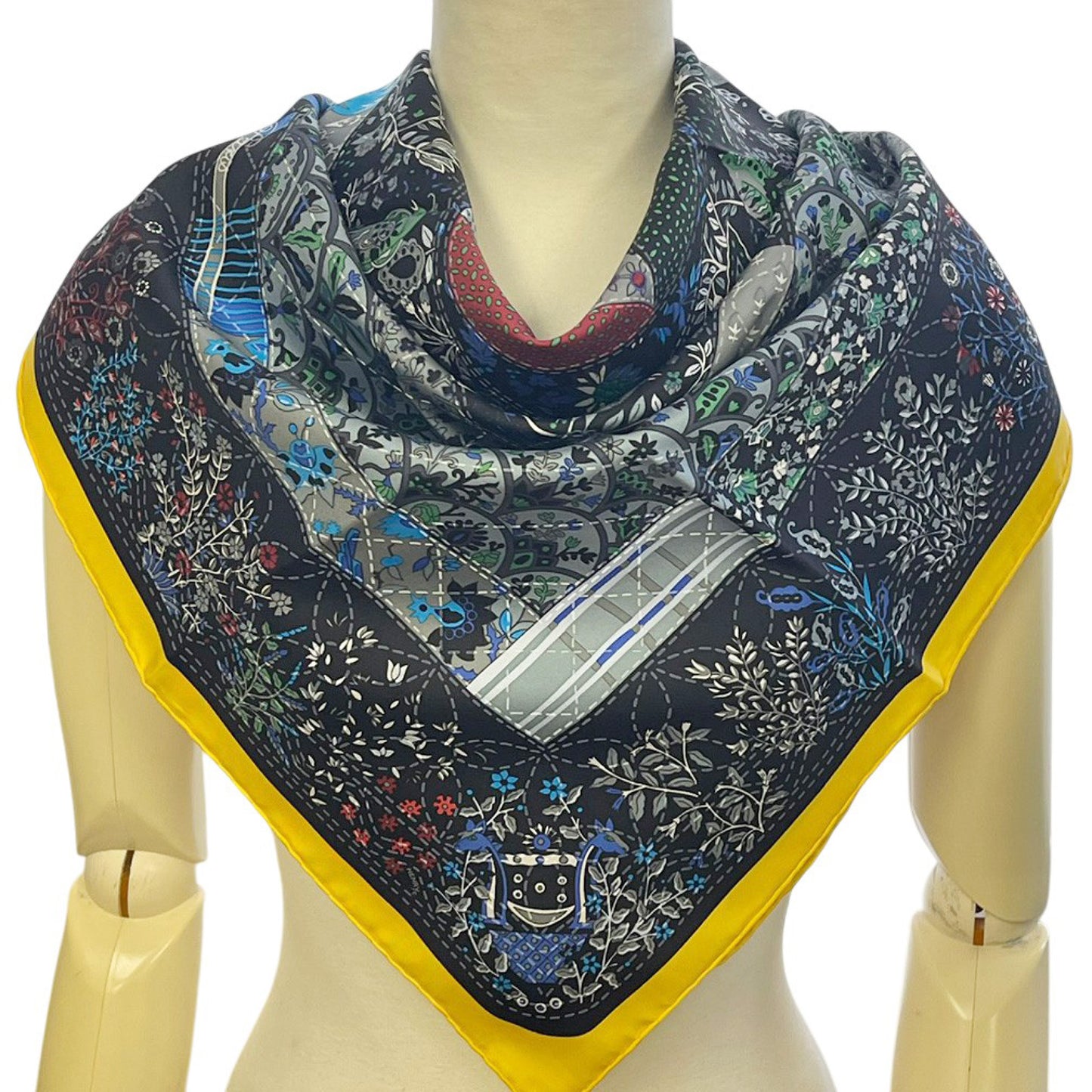 (10462_0046) HERMES Hermes Scarf HERMES Sordo Carlet Twill Silk 100% 90CMS PIQUE FLEURI DE PROVENCE Floral Botanical Black Yellow Scarf
