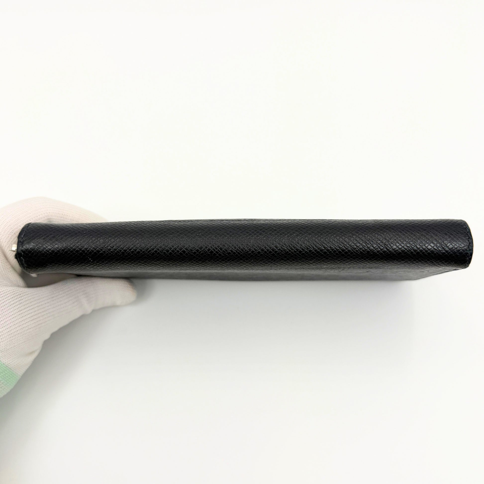 LOUIS VUITTON Taiga Zippy Wallet Vertical M30510 Wallet Box and Storage Bag Included