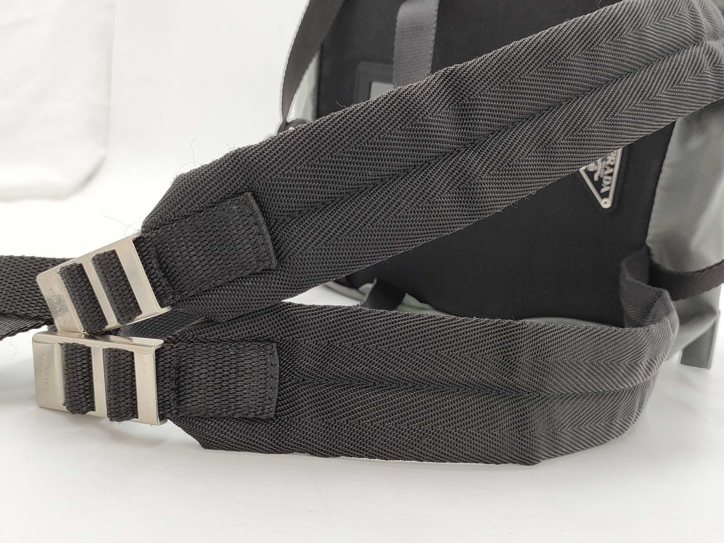 (10460_0242) PRADA Nylon PRADA Nylon Tesuto Rucksack Grey Triangle Plate Bag Rucksack