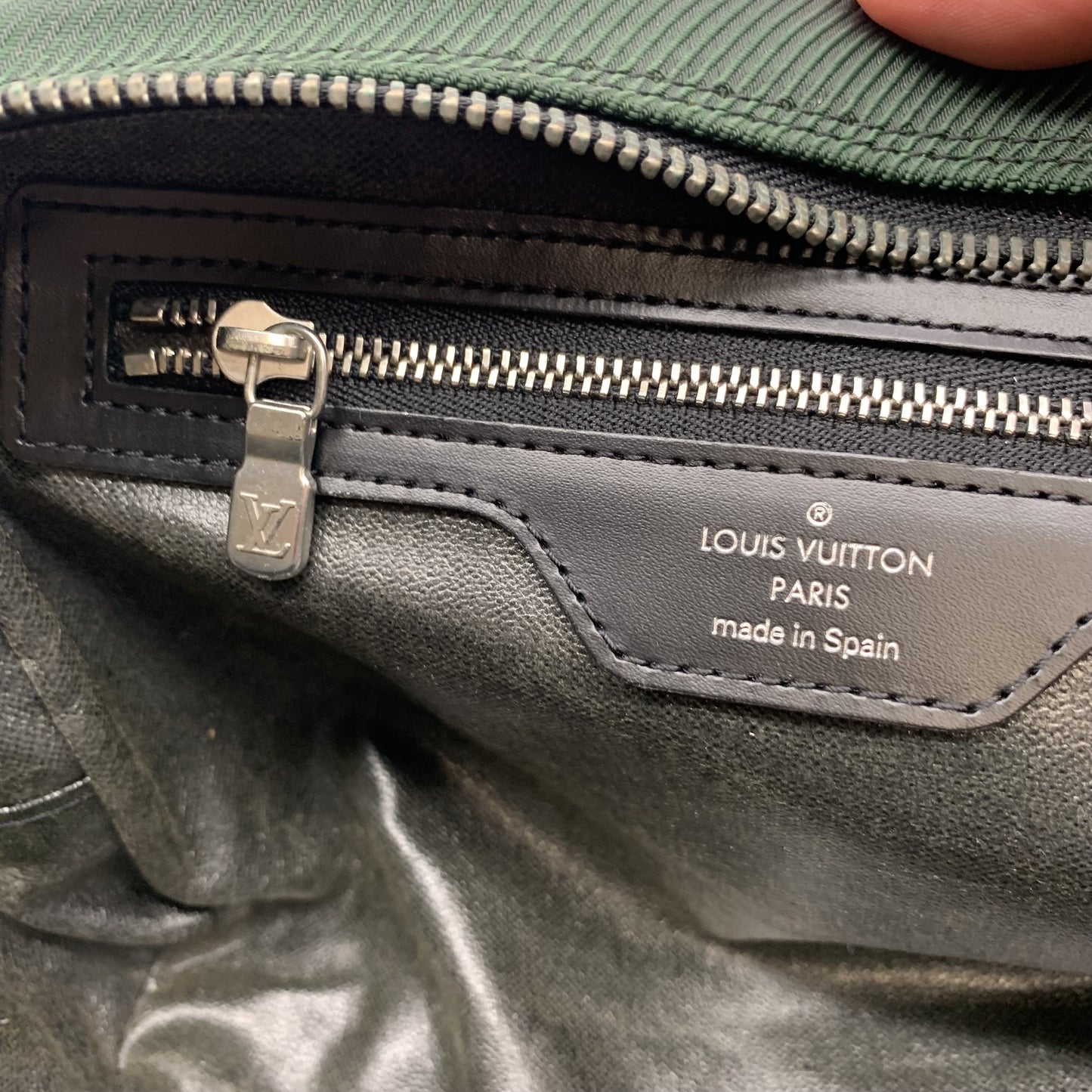 (10463_0006) LOUIS VUITTON 2 Pieces Taiga Clutch Bag Second Bag Business Bag Clutch Bag