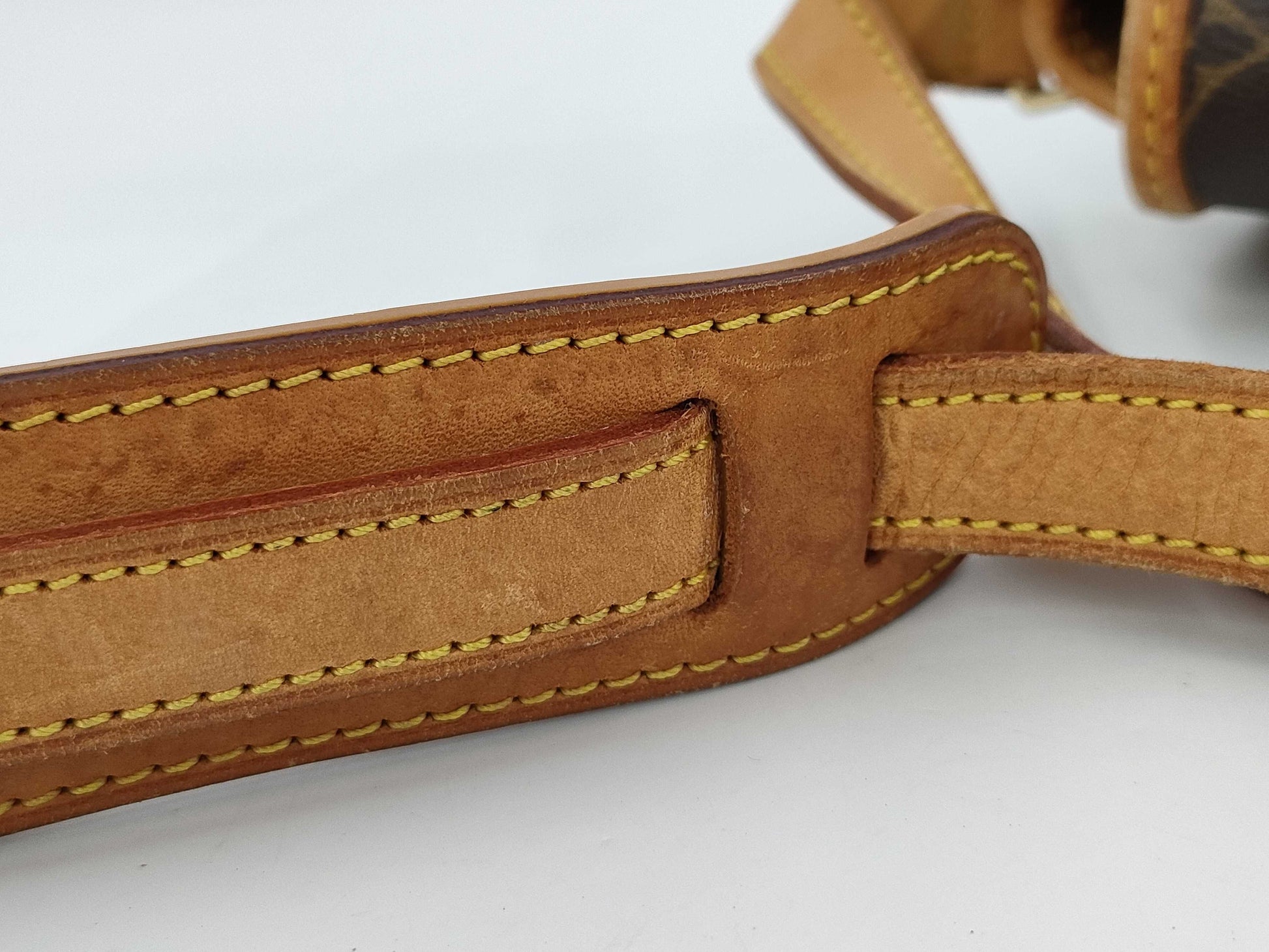 LOUIS VUITTON Solo-Nue Shoulder Bag