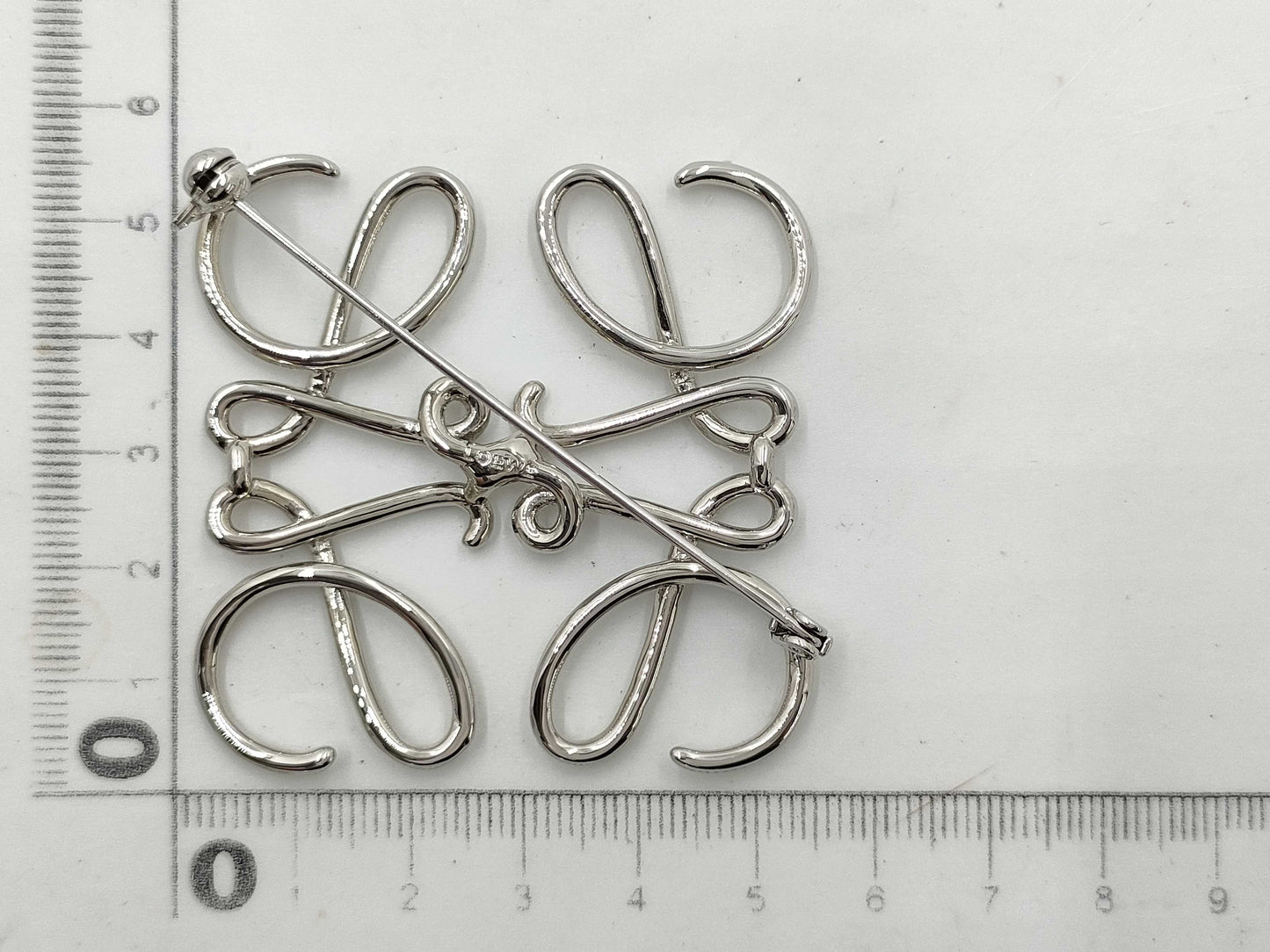 (10461_0128) LOEWE LOEWE Anagram Brooch Brooch