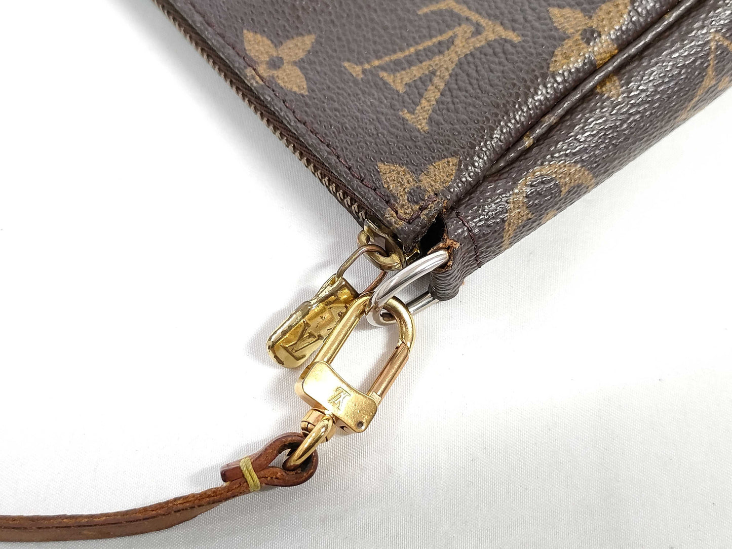 LOUIS VUITTON Monogram Pochette Accessoire M51980 Monogram Handbag