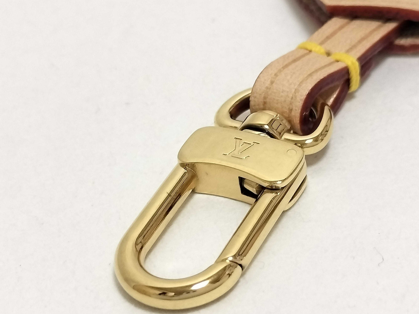 LOUIS VUITTON Louis Vuitton Crochet Key Ring, Beige, Gold Hardware, Other Accessories
