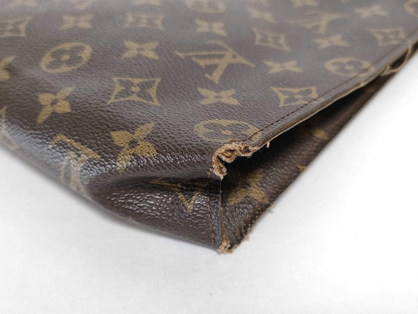 LOUIS VUITTON Monogram LV Monogram Poche Toilette 26 M47542 Pouch with Unknown Serial Number