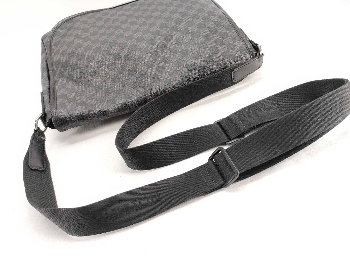 LOUIS VUITTON Damier Graphite Daniel GM N58033 SP0039 Black Shoulder Bag