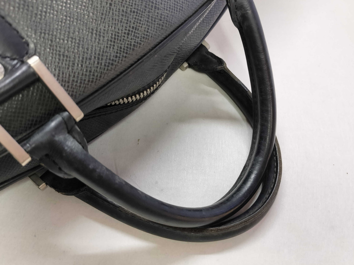 LOUIS VUITTON Taiga Kendall PM M30122 Boston Bag with Unclear Serial Number