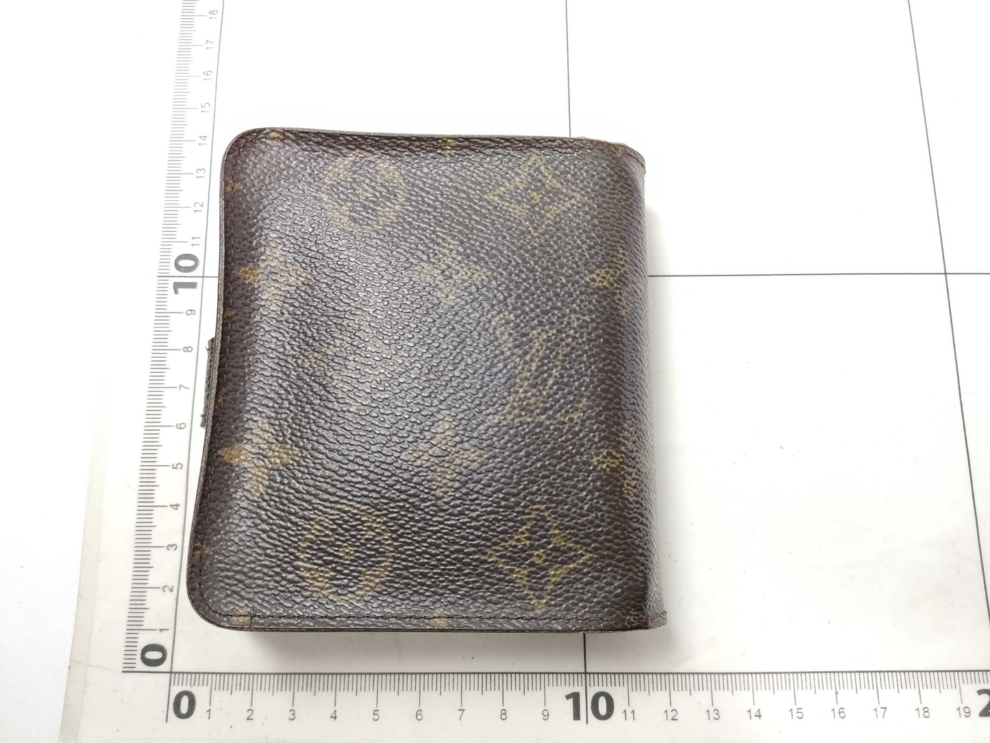 LOUIS VUITTON Monogram Compact Zip Wallet