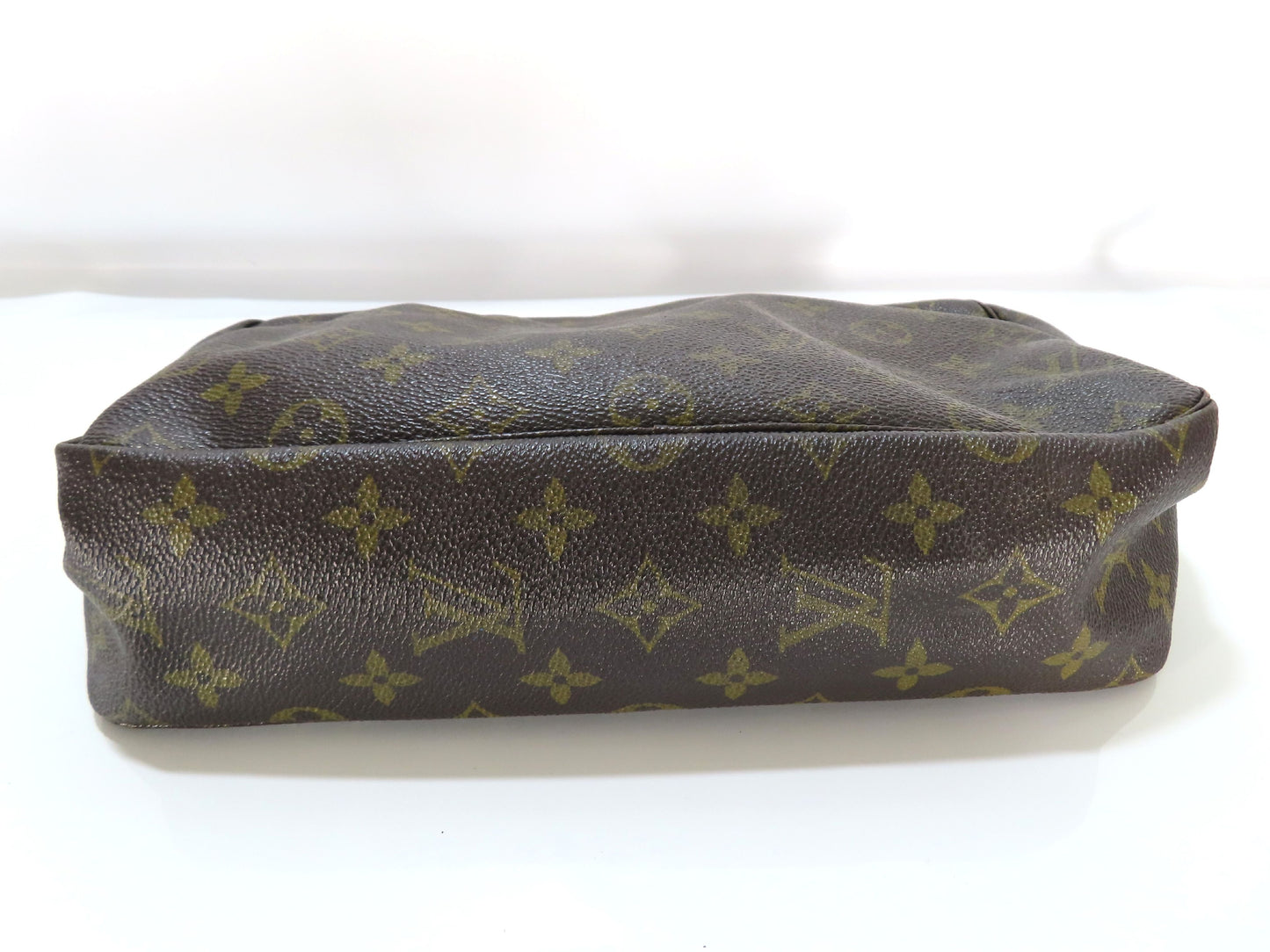 LOUIS VUITTON Monogram Truss Toilette 28 Monogram Pouch