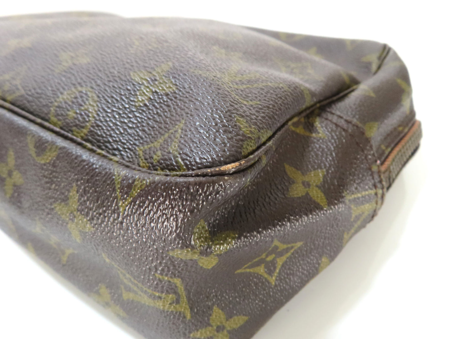 LOUIS VUITTON Monogram Truss Toilette 28 Monogram Pouch