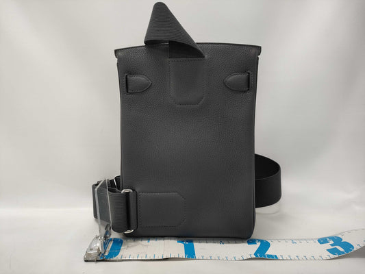 HERMES Akkad PM Togo Grimistie SS K Stamped Shoulder Bag