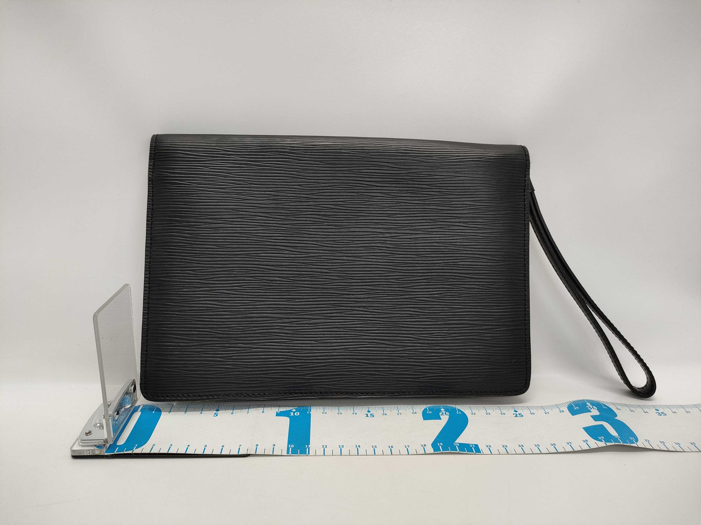 LOUIS VUITTON LV Epi Clutch Bag