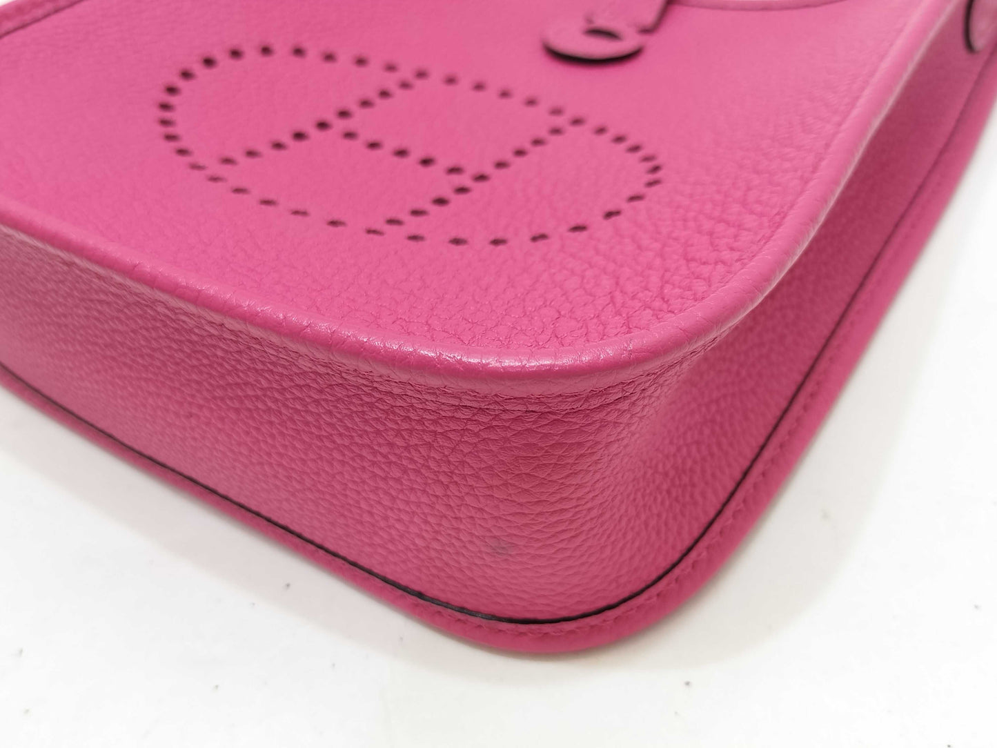 HERMES Evelyn TPM Z-stamped Rose Shocking Shoulder Bag