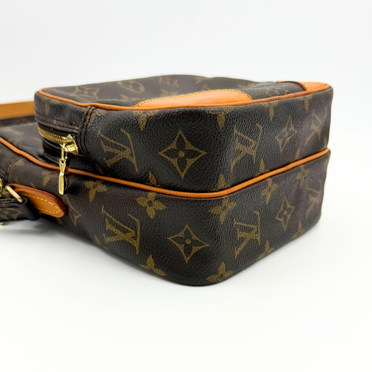 LOUIS VUITTON Monogram M45236 Amazon Shoulder Bag