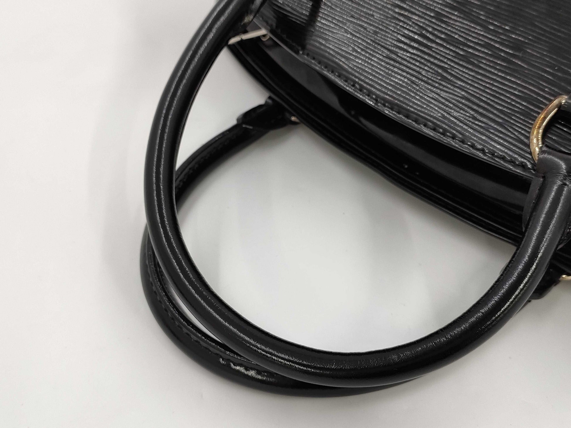 LOUIS VUITTON LV Epi Pont Neuf PM Handbag