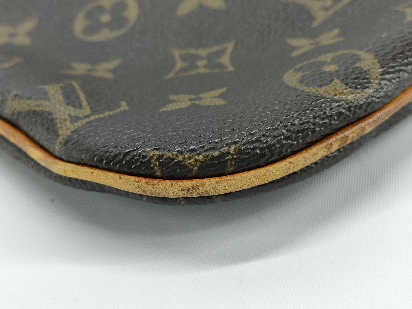 LOUIS VUITTON Monogram Pochette Bosphore M40044 Shoulder Bag