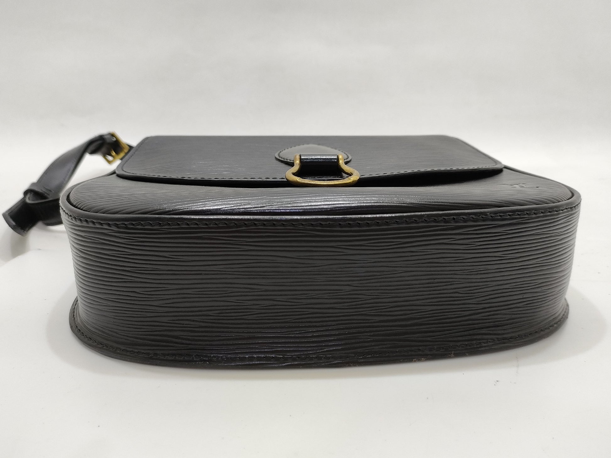 LOUIS VUITTON Epi Saint-Cloud Shoulder Bag