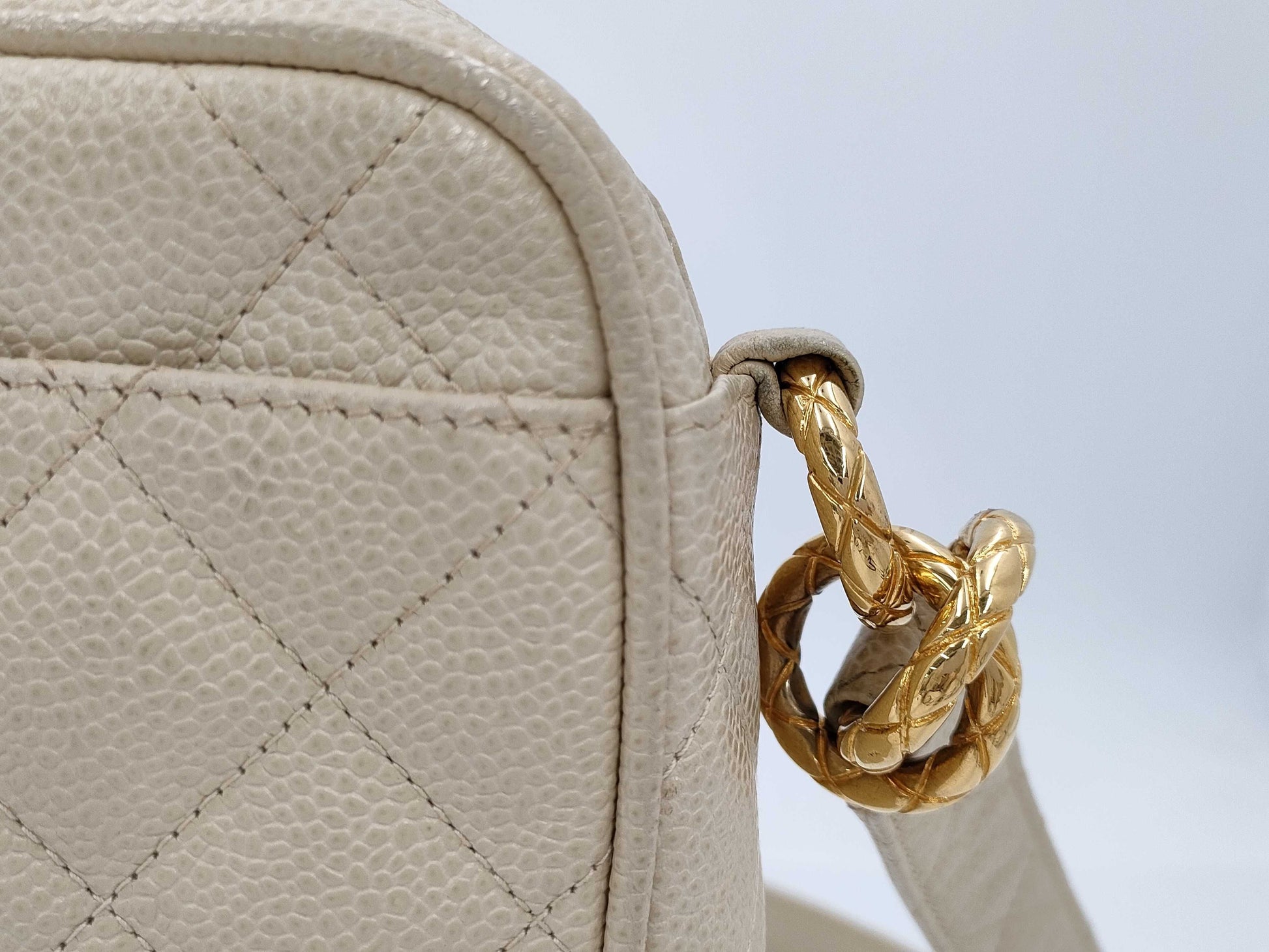 CHANEL shoulder bag