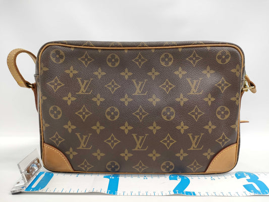 LOUIS VUITTON Trocadero Shoulder Bag
