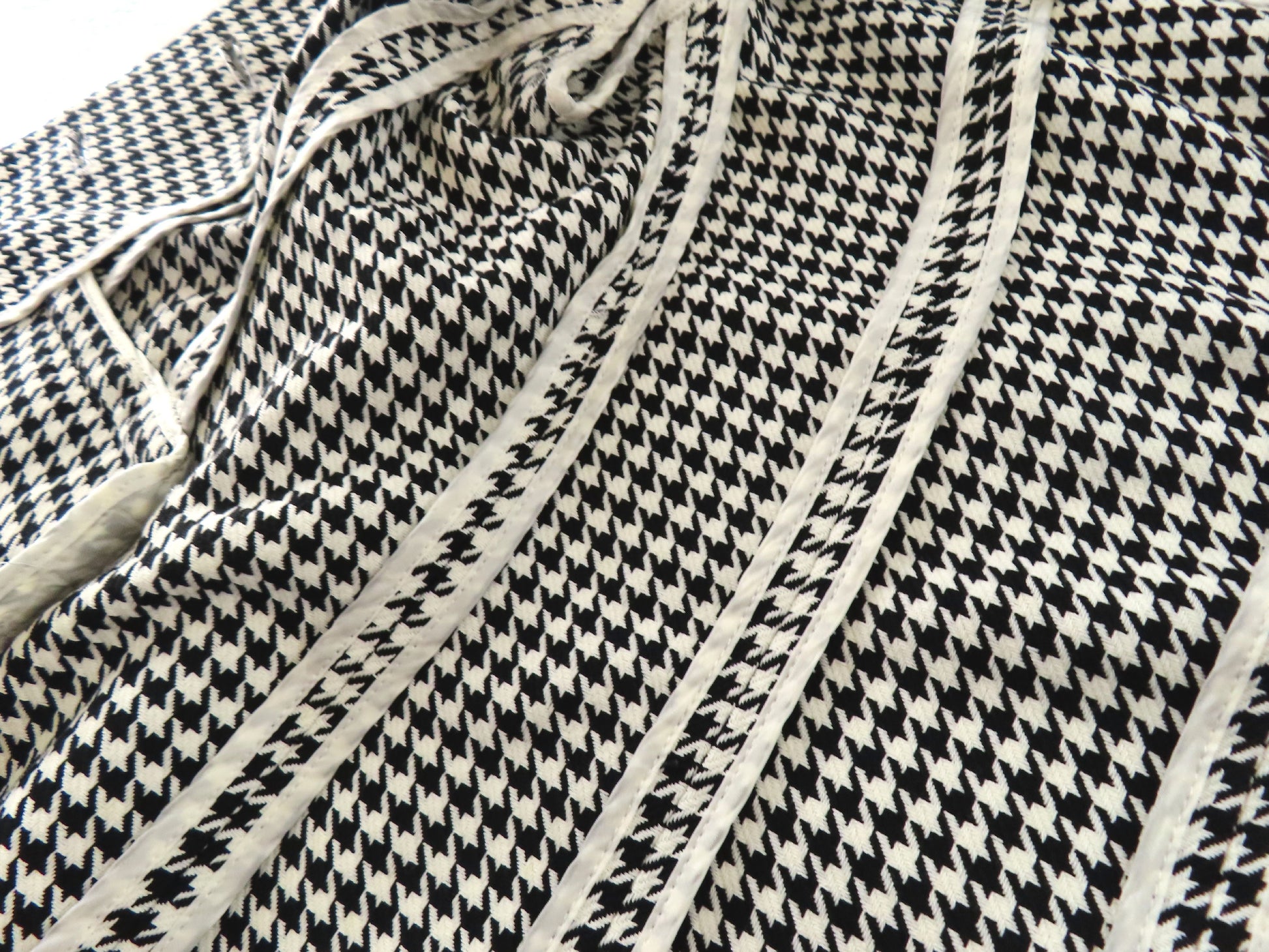 Yves Saint Laurent Houndstooth Tailored Jacket, Size 38 M, Yves Saint Laurent Jacket