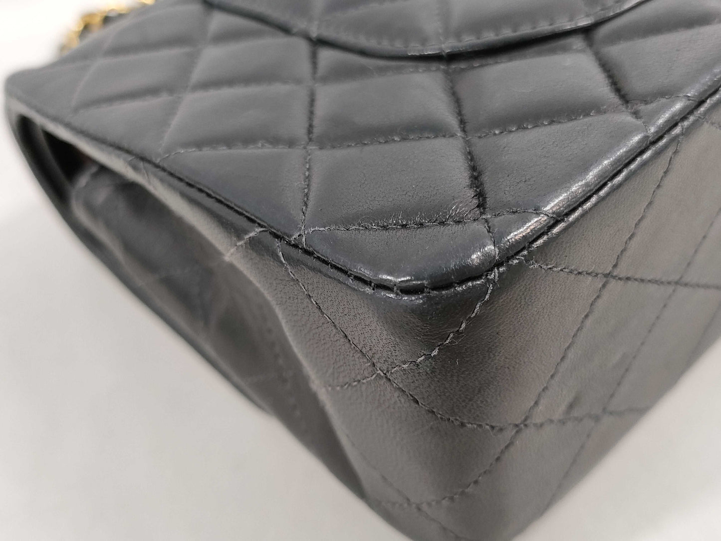CHANEL Matelasse 25 Chain Shoulder Bag