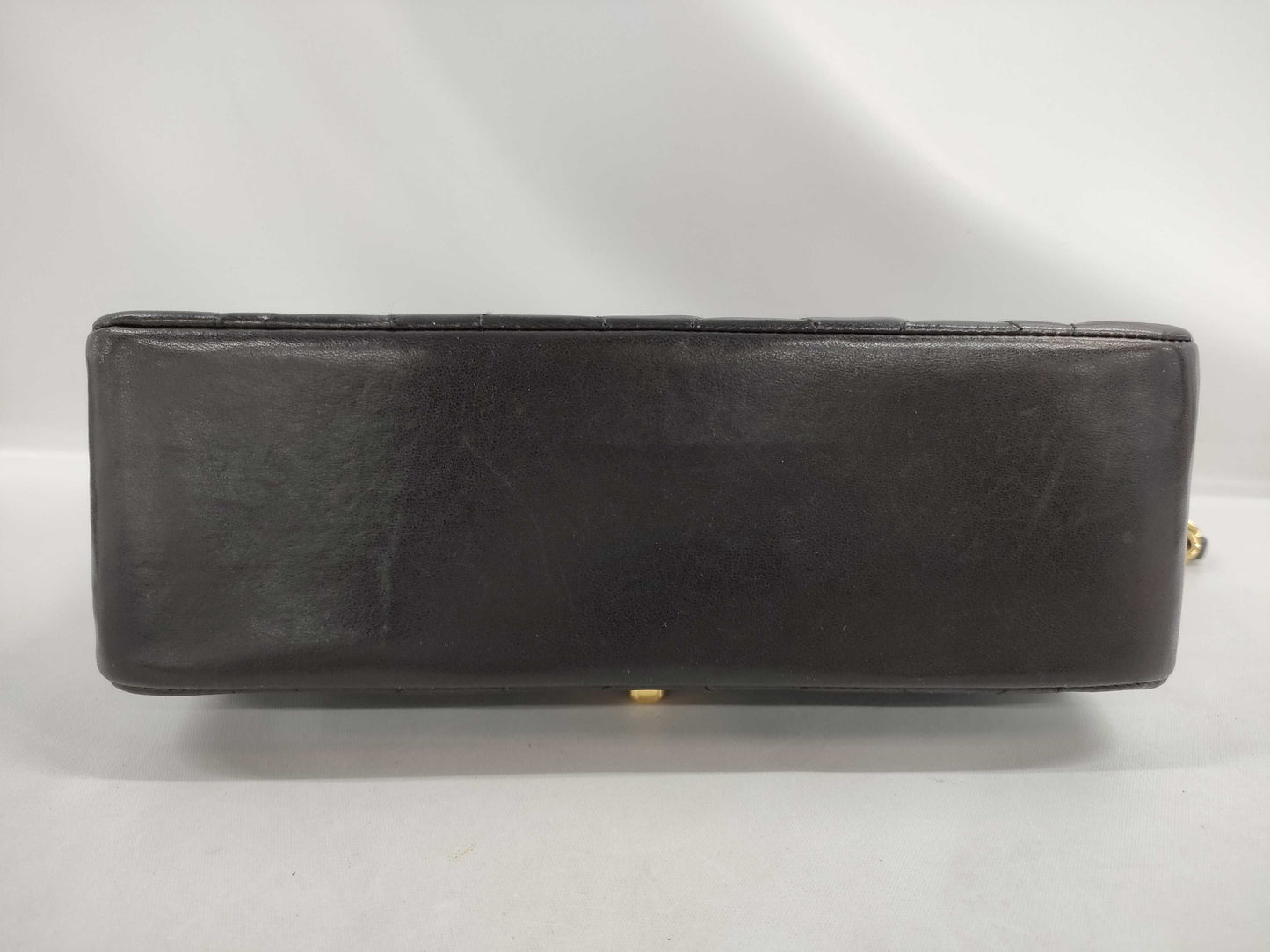 CHANEL Diana 22 Chain Shoulder Bag