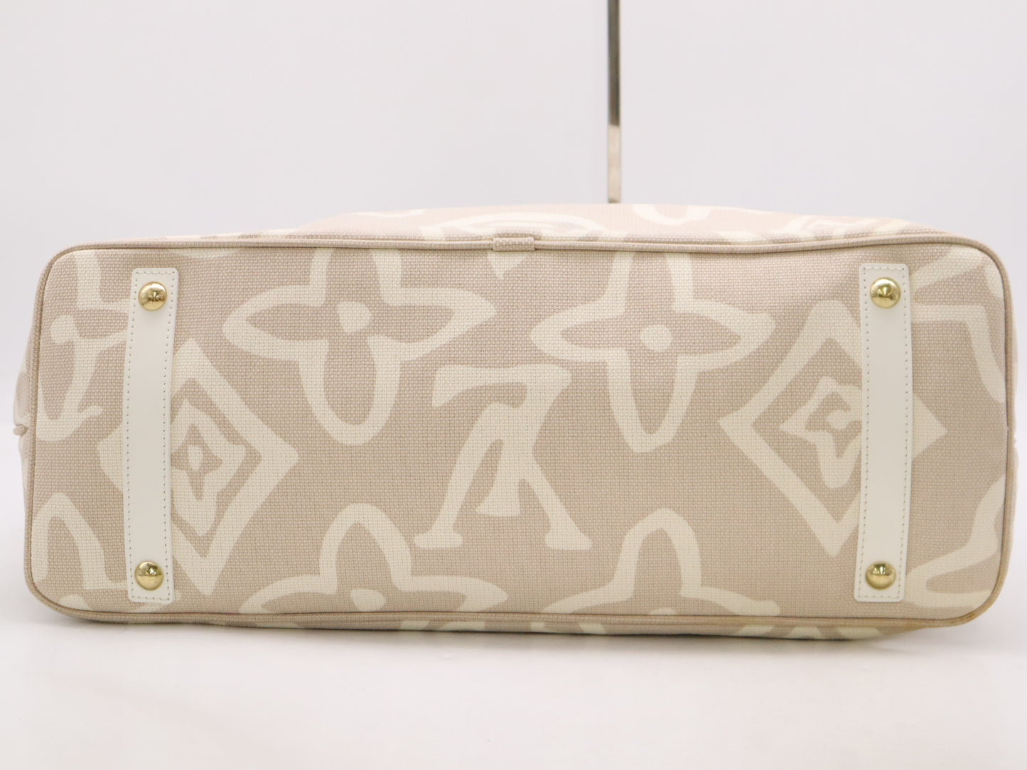 LOUIS VUITTON M95672 Cruise Line Taisienne PM Rose Tote Bag