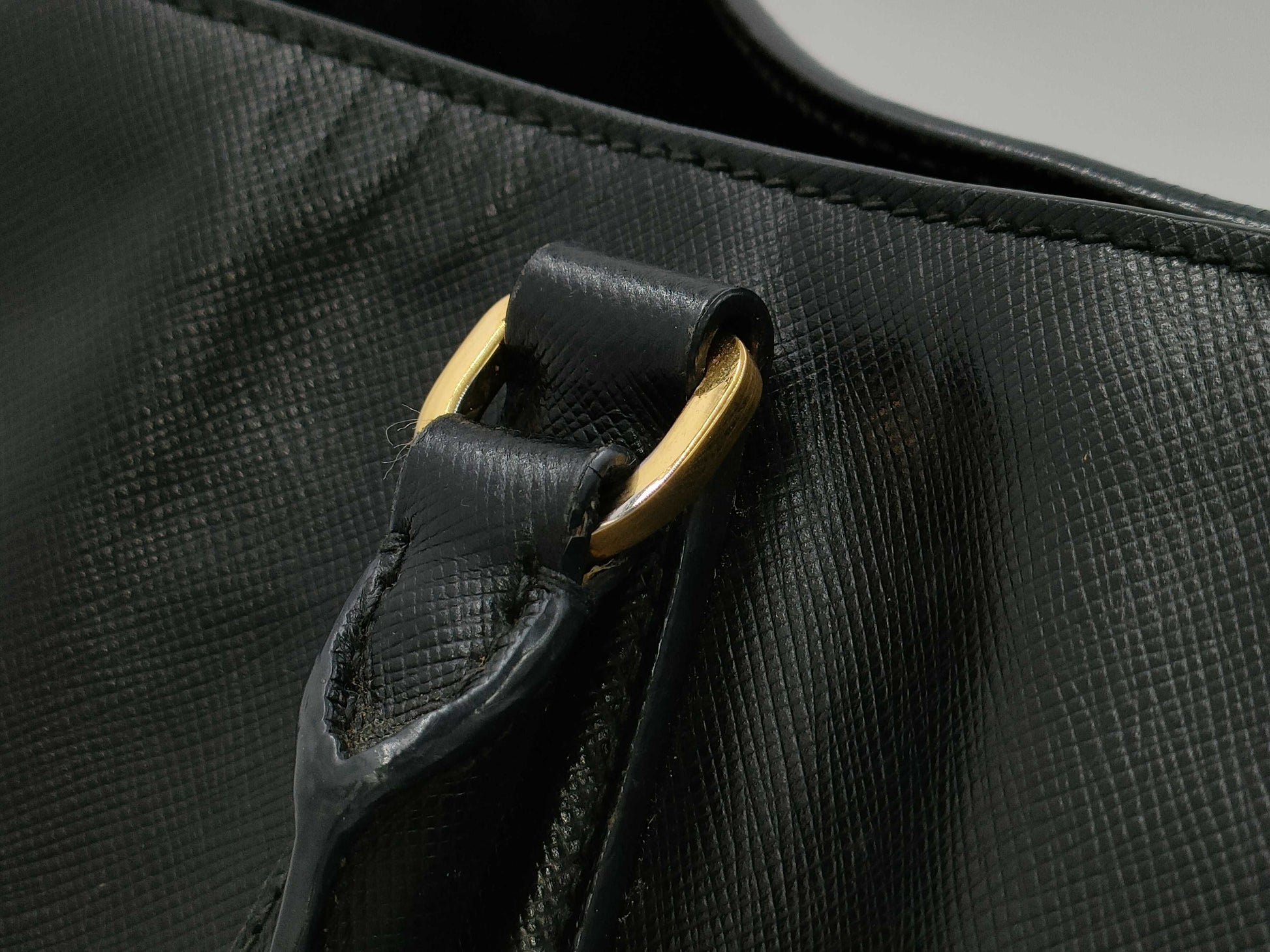PRADA Saffiano Galleria 2-Way Handbag in Black with GD Hardware and Shoulder Strap with Clochet
