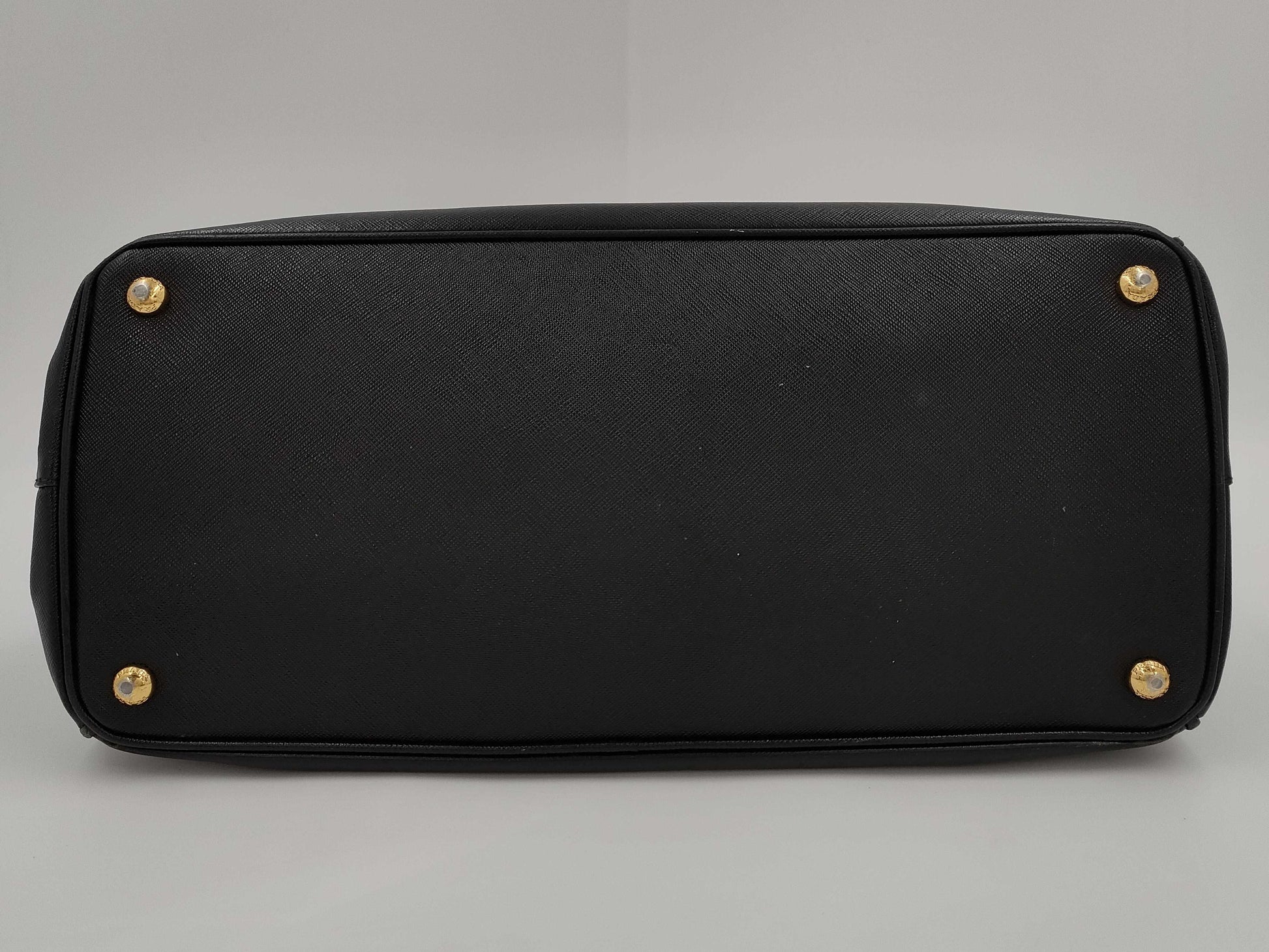 PRADA Saffiano Galleria 2-Way Handbag in Black with GD Hardware and Shoulder Strap with Clochet