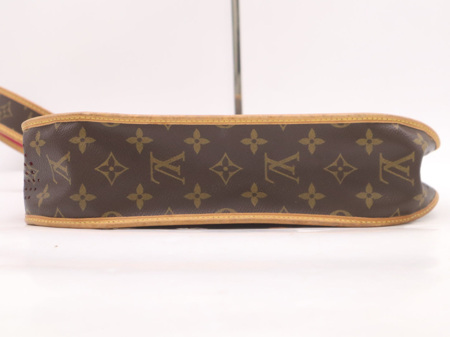 LOUIS VUITTON M95172 Musette Fuchsia Shoulder Bag