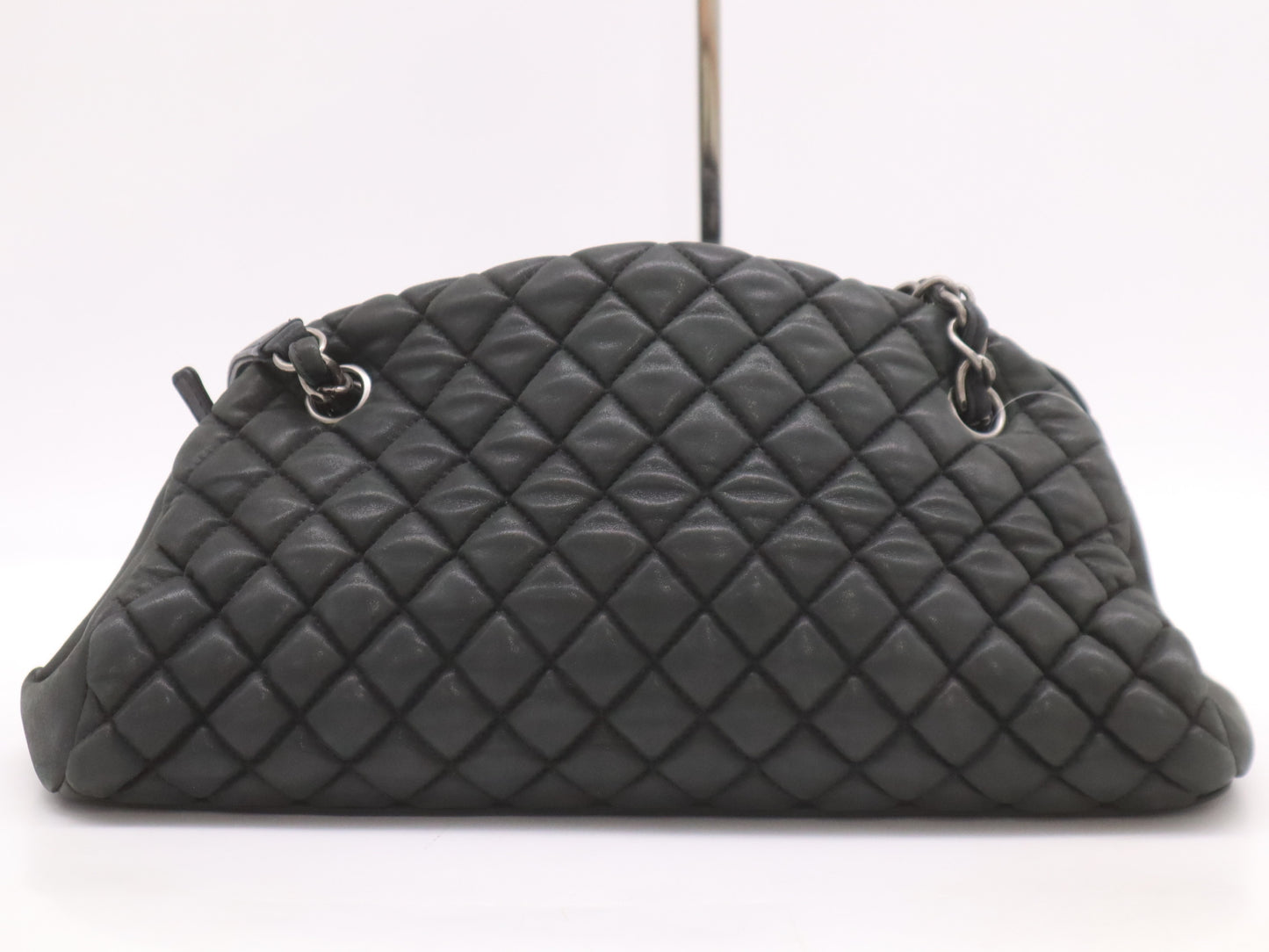 CHANEL Lambskin Matelasse Chain Shoulder Bag with Silver Hardware and Black Seal 17095001 Shoulder Bag