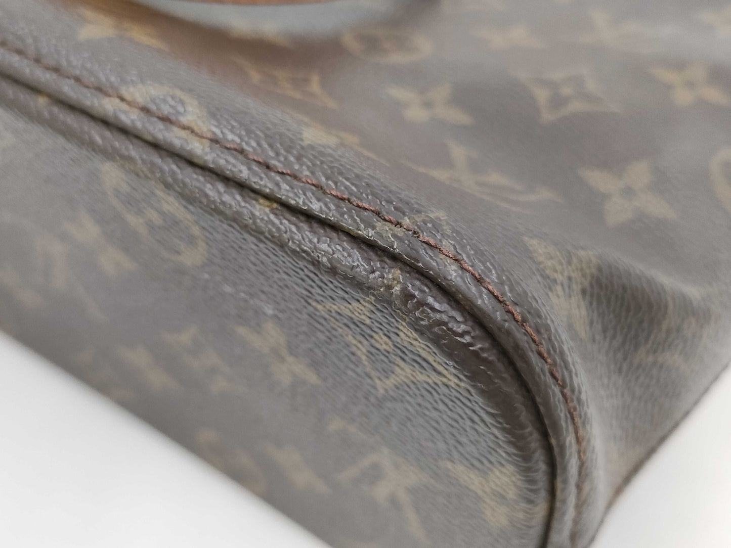 LOUIS VUITTON Monogram Vavin Tote Bag