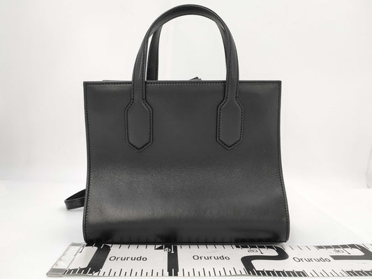 GUCCI GG Marmont Leather Handbag in Black