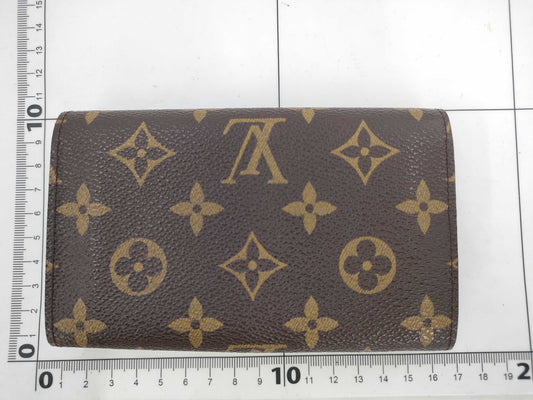 LOUIS VUITTON Monogram Bifold Wallet