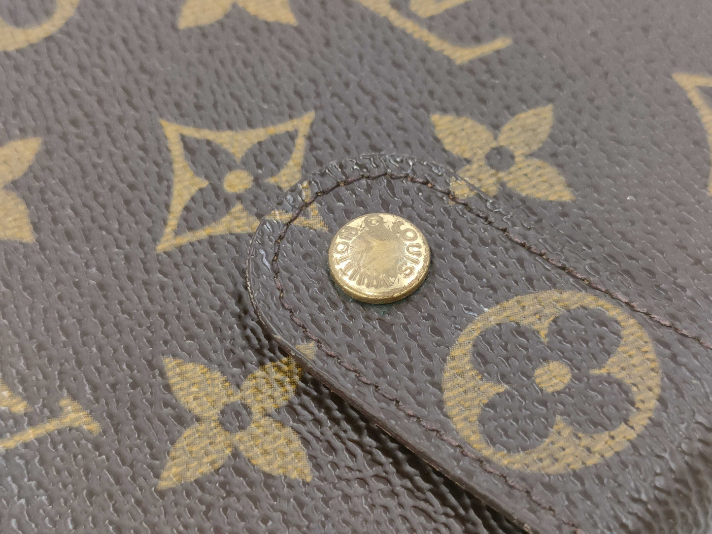 LOUIS VUITTON Monogram Porte Papier Zip Bifold Monogram Wallet