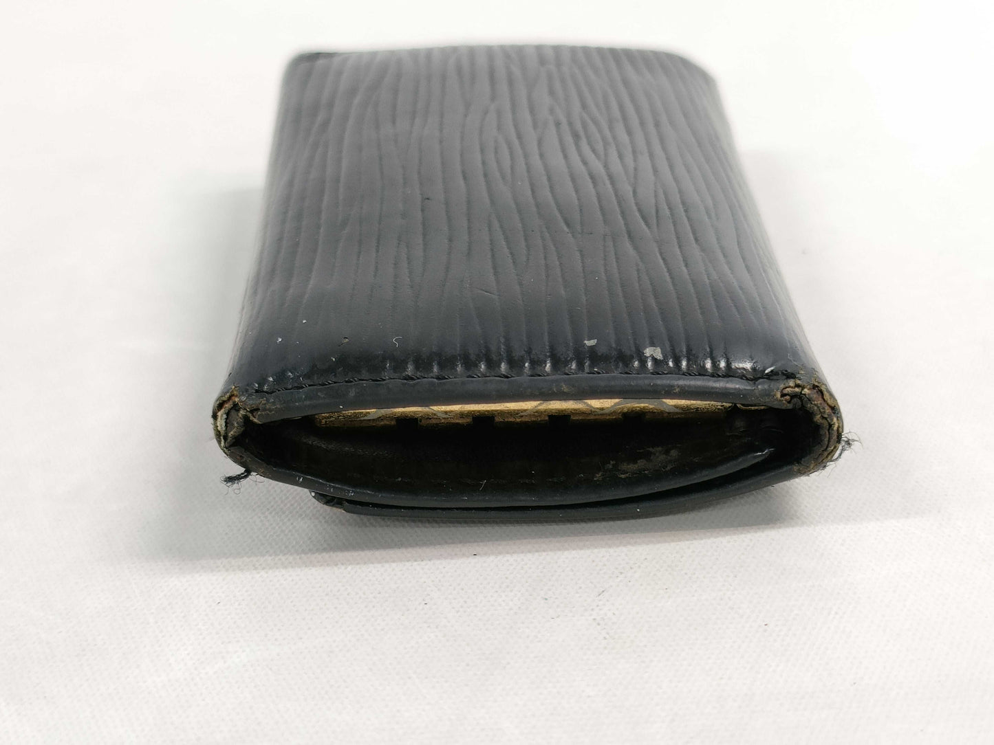 LOUIS VUITTON Epi Multicle Black 4-Ring Key Case/Key Holder