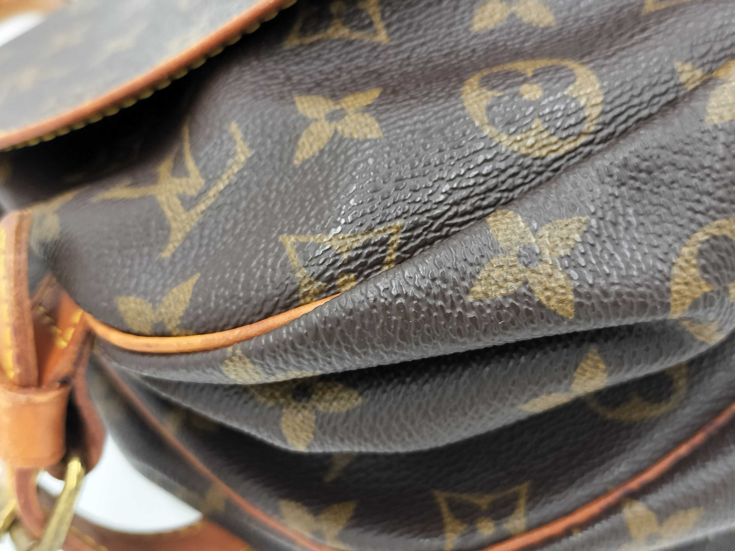 LOUIS VUITTON Monogram Saumur 30 Shoulder Bag M42256/VI0952