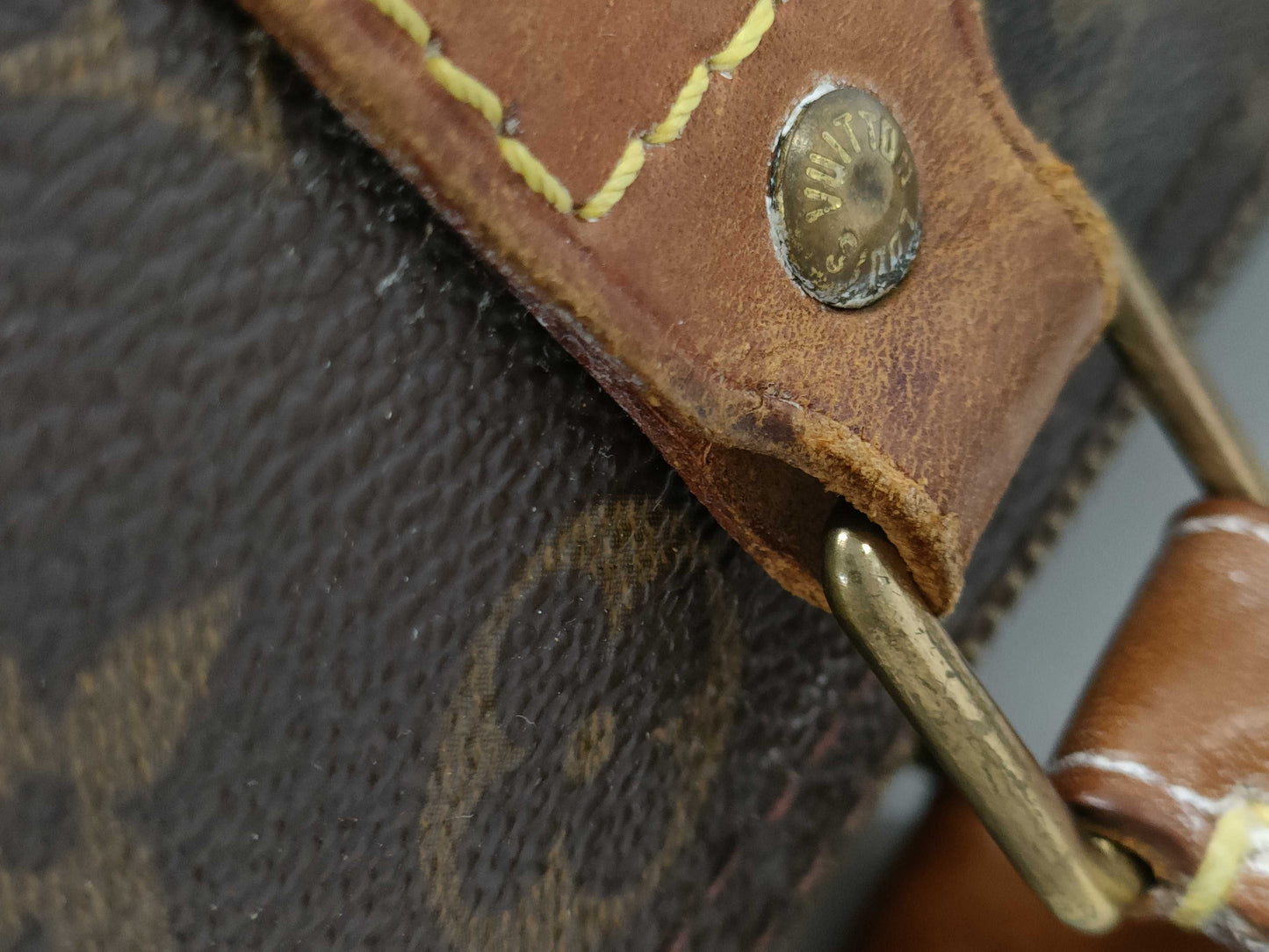 LOUIS VUITTON Louis Vuitton Speedy 30 Handbag
