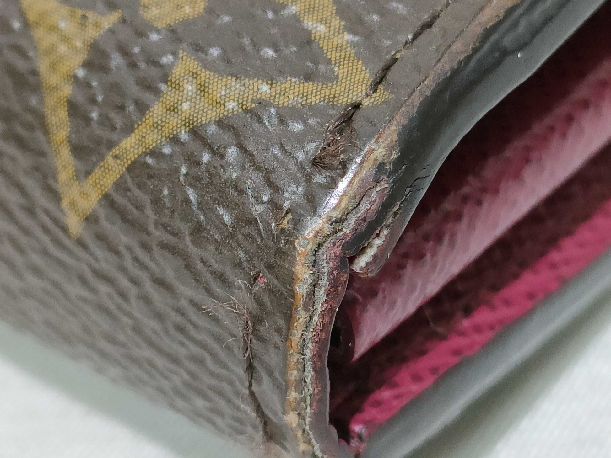 LOUIS VUITTON Monogram LOUIS VUITTON Portefeuille Sarah Monogram Long Wallet