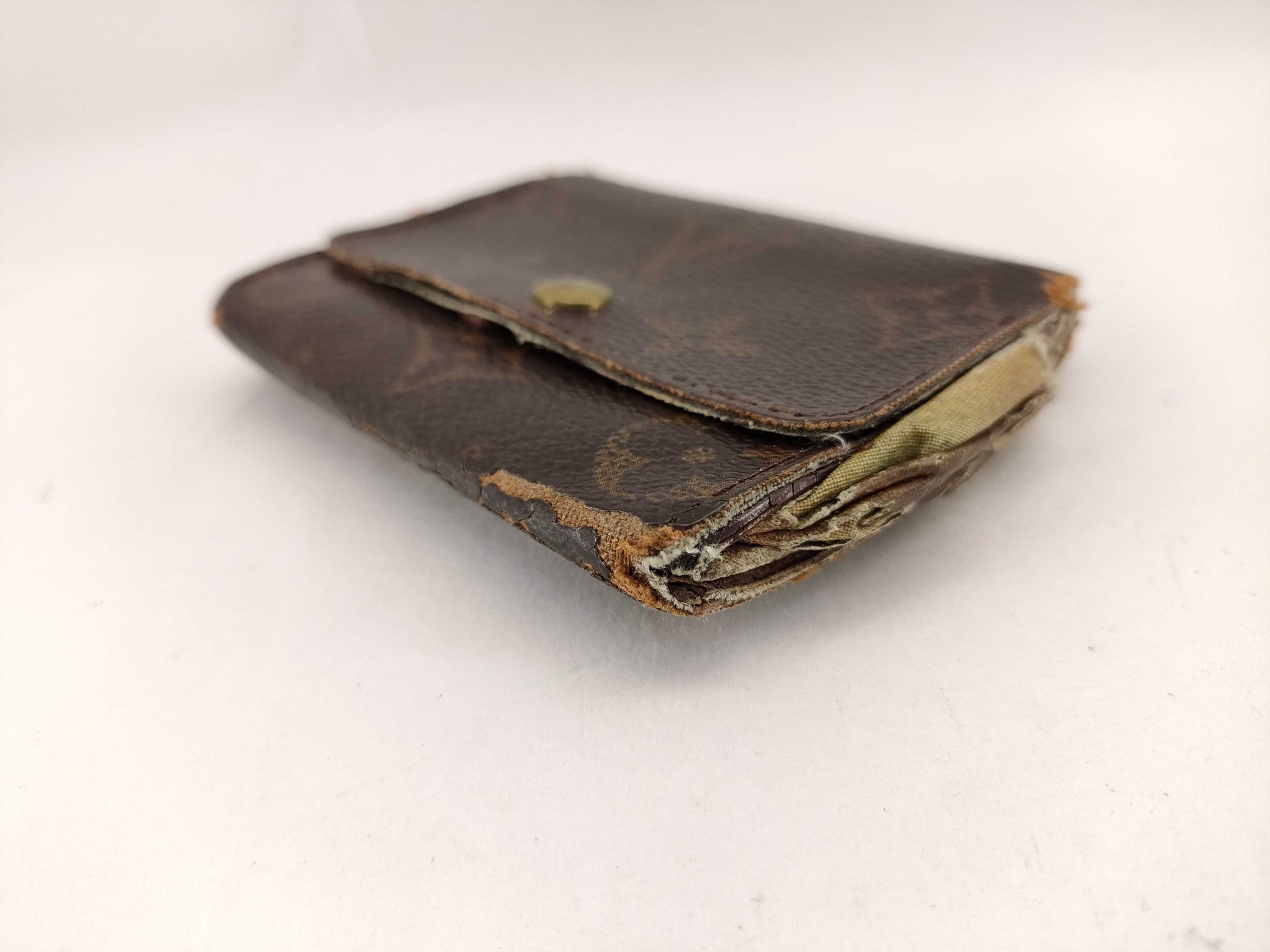 LOUIS VUITTON Monogram Coin Case