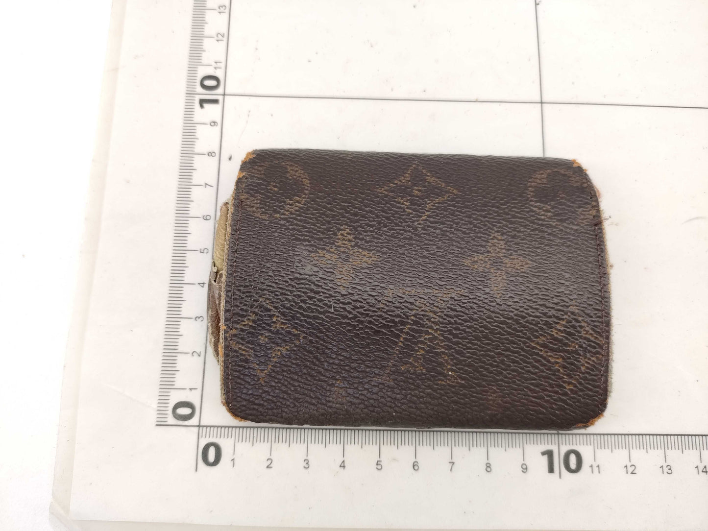LOUIS VUITTON Monogram Coin Case