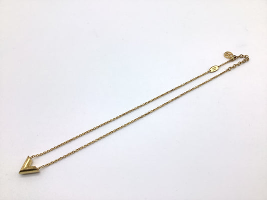 LOUIS VUITTON Essential V Necklace with 48cm Chain