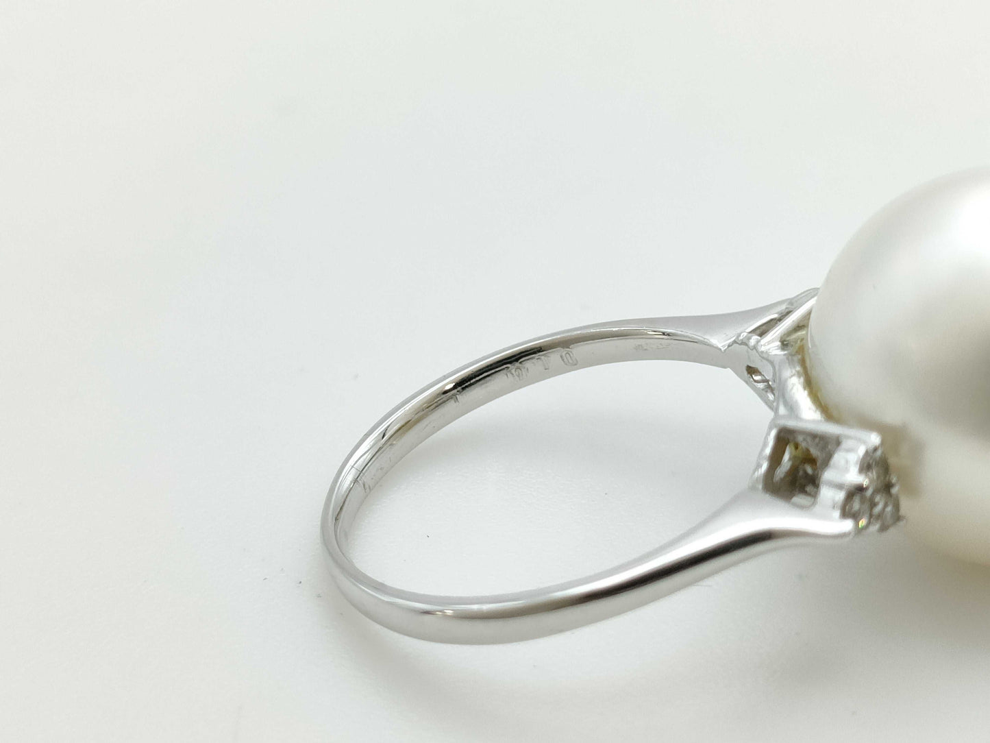 Pearl diameter: approx. 14.4mm, D0.10ct, PT900, 7.0g, Ring