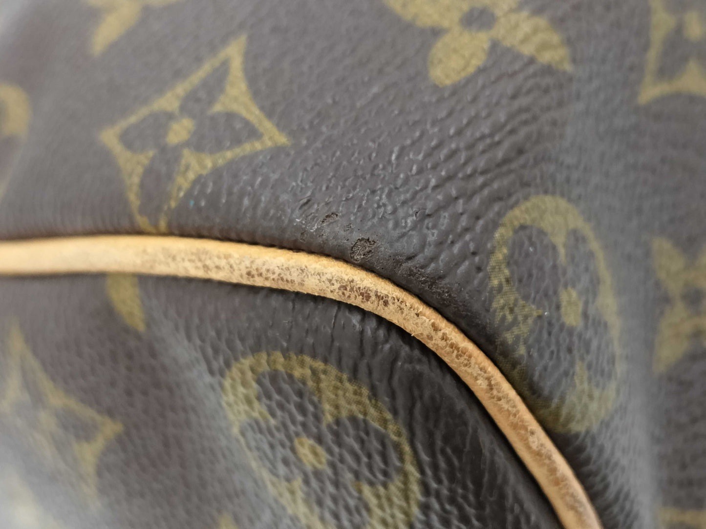 LOUIS VUITTON Louis Vuitton Speedy 40 Handbag