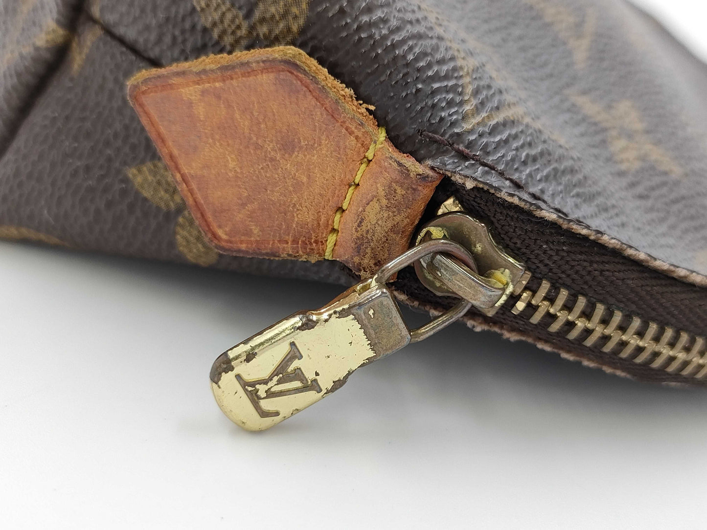 LOUIS VUITTON Monogram Louis Vuitton Monogram Pochette Cosmetic Pouch