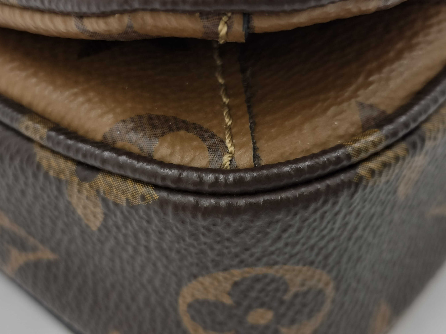 LOUIS VUITTON Monogram Louis Vuitton Metis Shoulder Bag