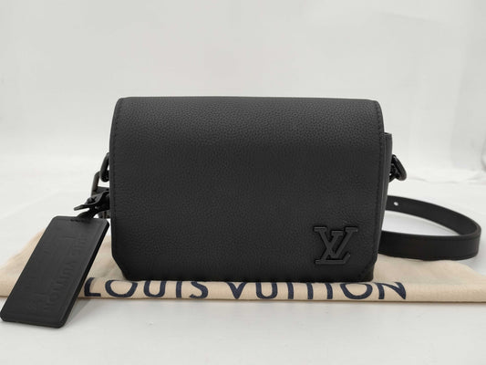 LOUIS VUITTON Louis Vuitton flad shoulder bag